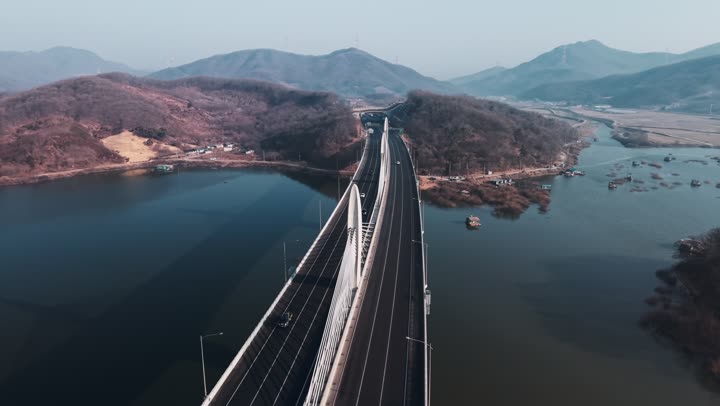 山川风景视频：自然风光的壮丽与宁静